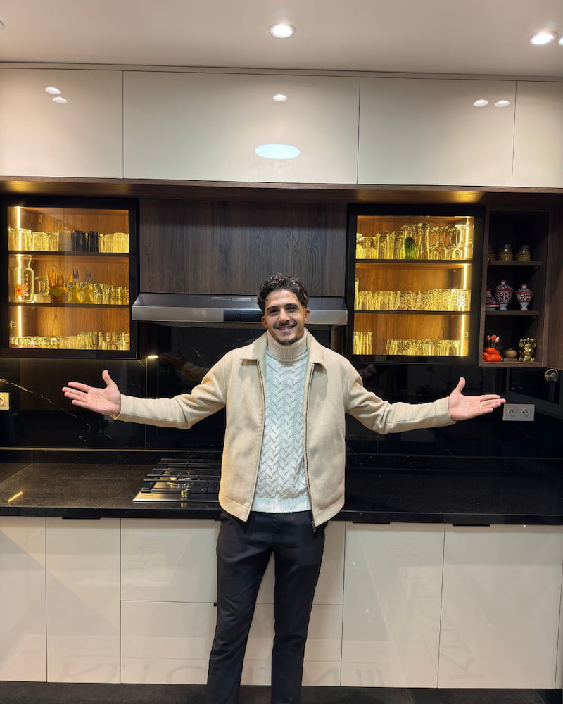 Showroom cuisine moderne avec éclairage LED - Moderlux Maroc